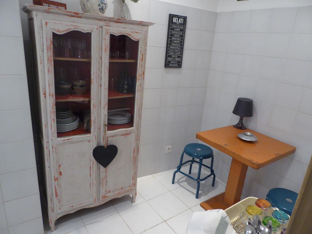 Le Planet 52 Appartement LʼIsle-sur-la-Sorgue Buitenkant foto