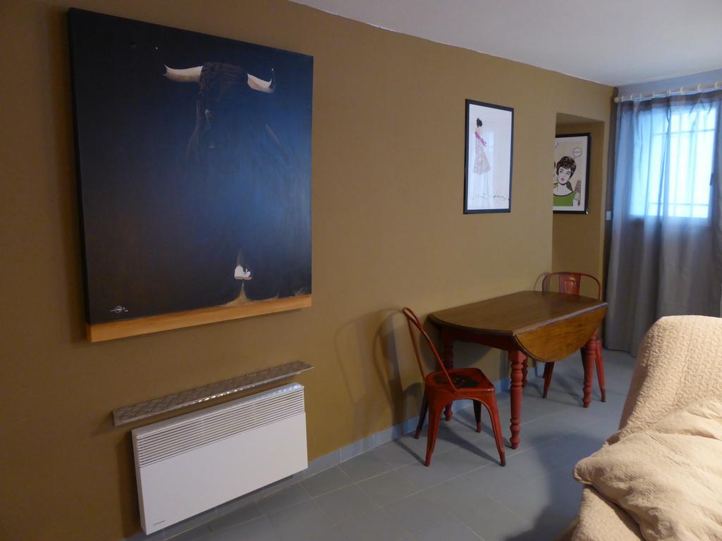 Le Planet 52 Appartement LʼIsle-sur-la-Sorgue Buitenkant foto