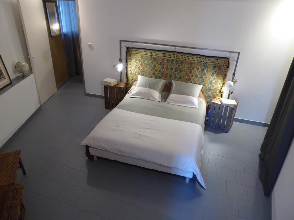 Le Planet 52 Appartement LʼIsle-sur-la-Sorgue Buitenkant foto