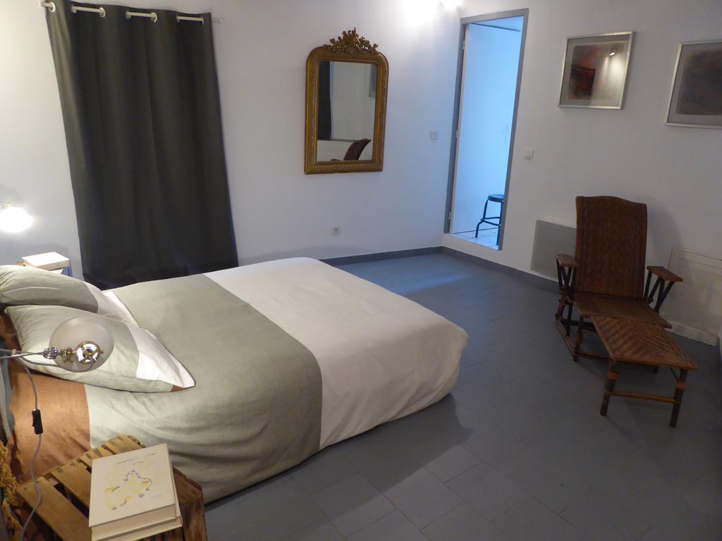 Le Planet 52 Appartement LʼIsle-sur-la-Sorgue Buitenkant foto