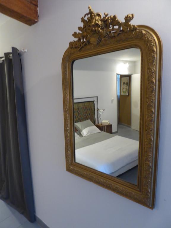 Le Planet 52 Appartement LʼIsle-sur-la-Sorgue Buitenkant foto